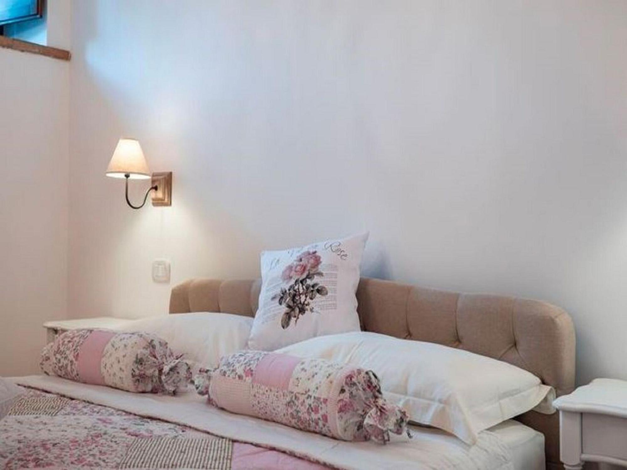 Stunning Apartment In Mombaroccio Near Metauro River Dış mekan fotoğraf