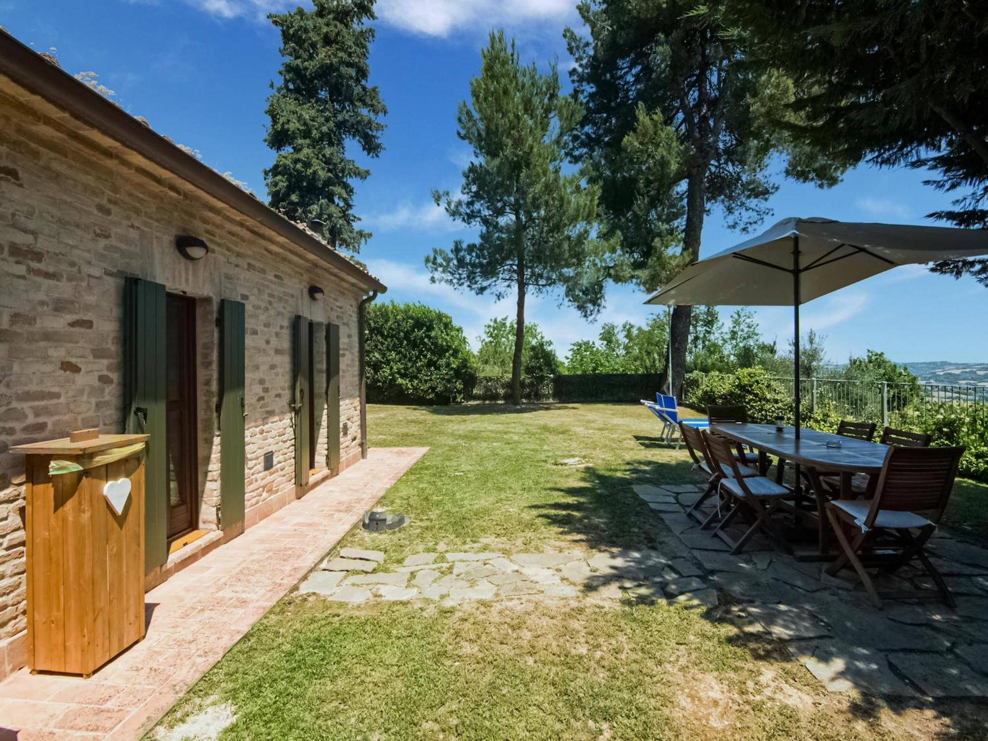 Stunning Apartment In Mombaroccio Near Metauro River Dış mekan fotoğraf