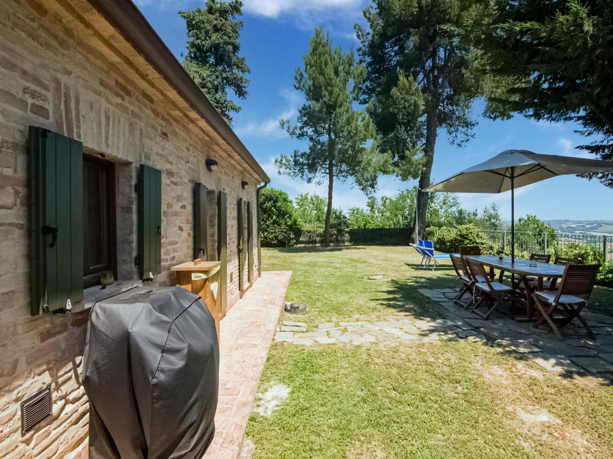 Stunning Apartment In Mombaroccio Near Metauro River Dış mekan fotoğraf
