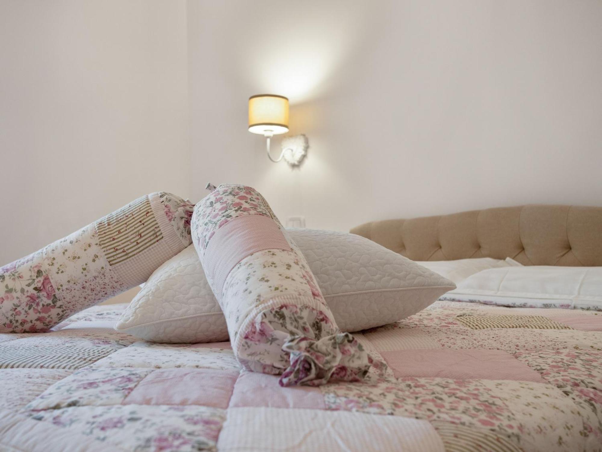 Stunning Apartment In Mombaroccio Near Metauro River Dış mekan fotoğraf