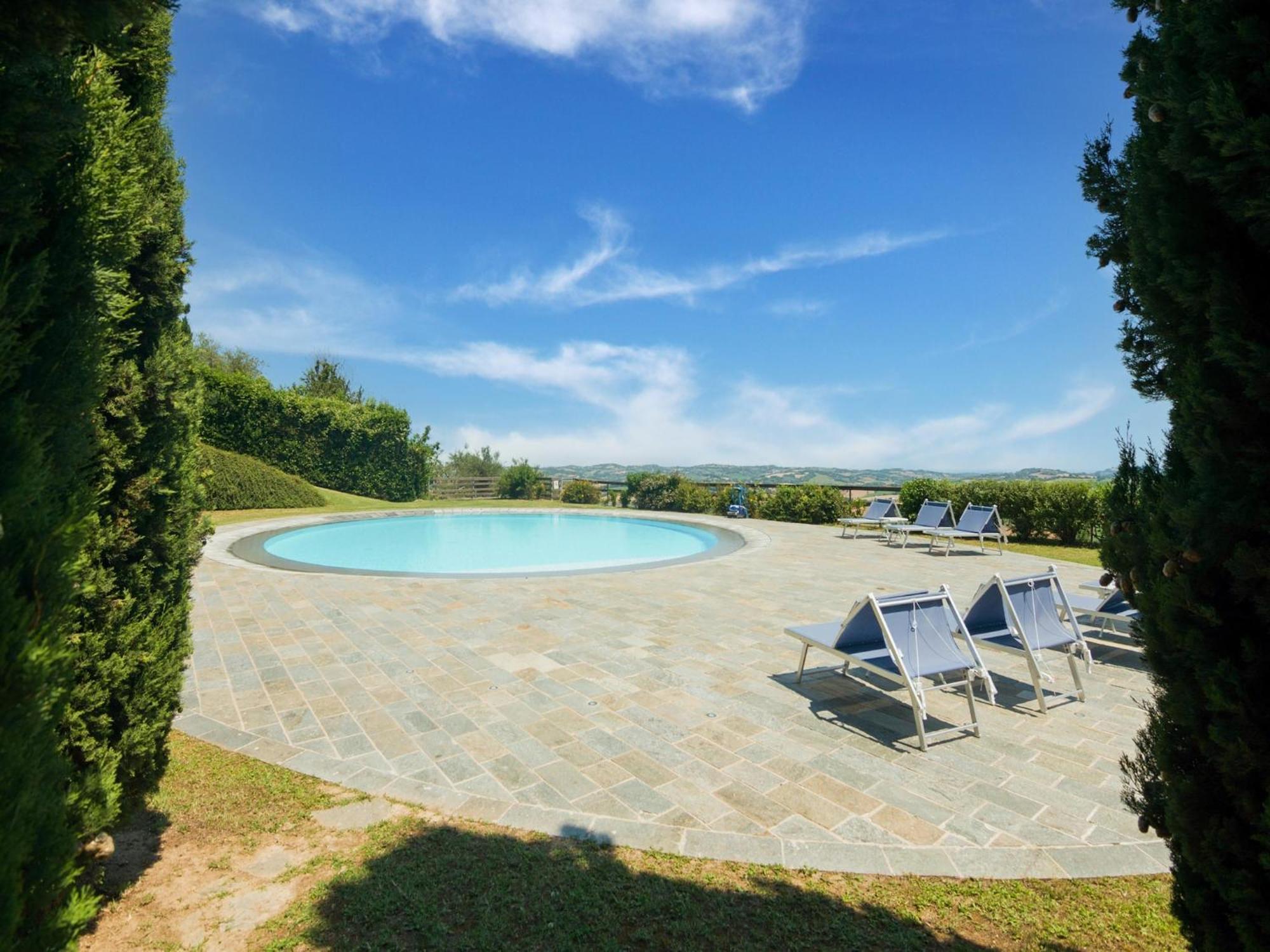 Stunning Apartment In Mombaroccio Near Metauro River Dış mekan fotoğraf